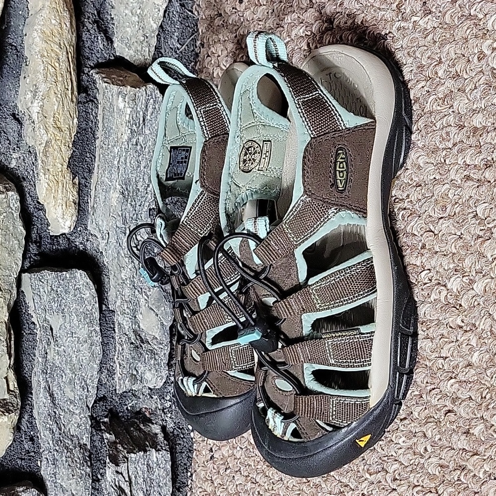 Women's Keen  Brown and Green Outdoor Sandals Size 8 - Picture 3 of 10